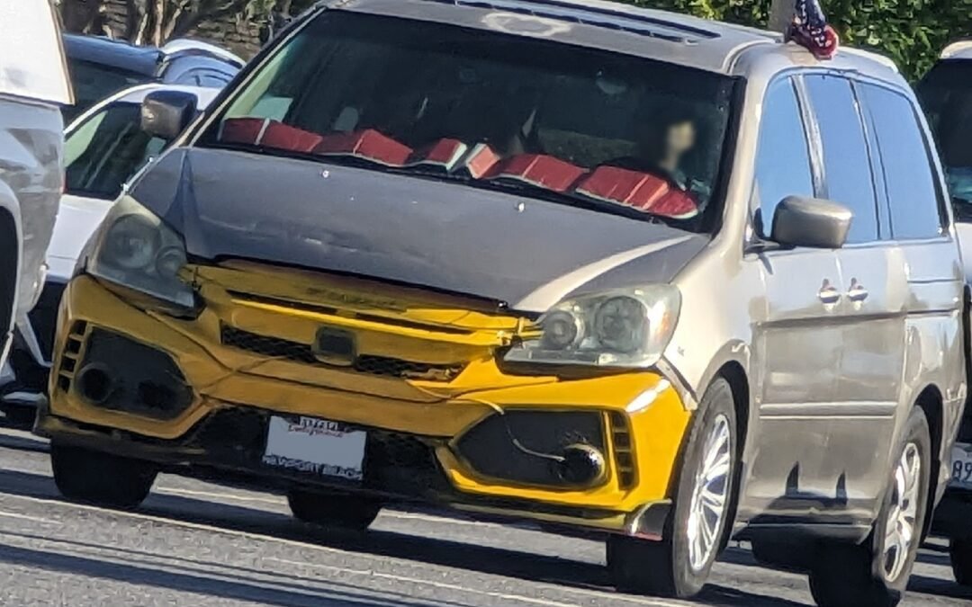 Il greffe un pare-chocs de Honda Civic Type R sur son monospace