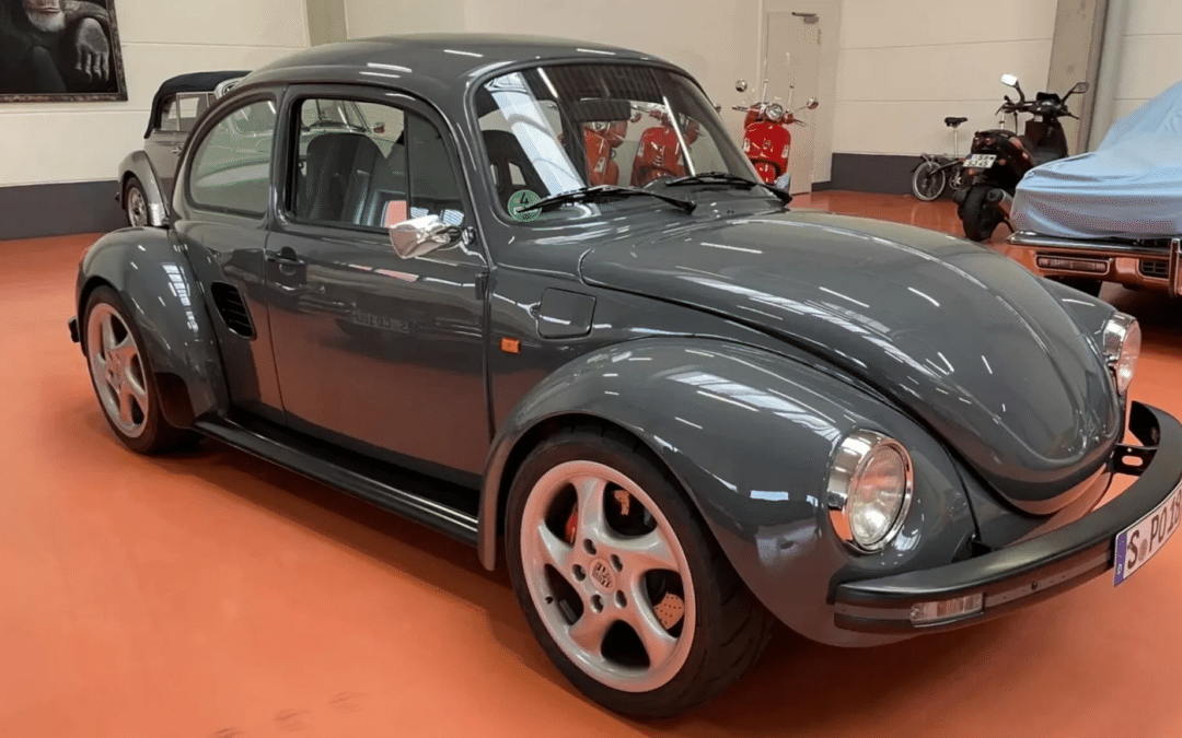 Cette Coccinelle cache un redoutable Boxster S préparé