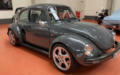 Cette Coccinelle cache un redoutable Boxster S préparé