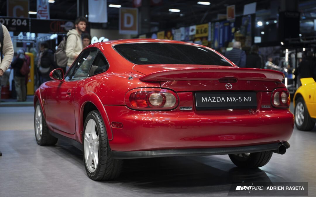 Une rare Mazda MX-5 Roadster Coupé à Rétromobile 2025