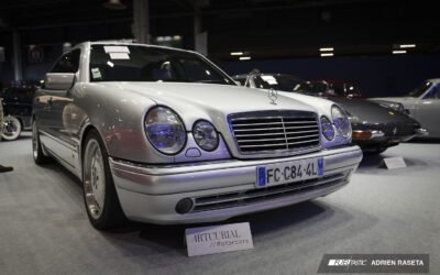Une Mercedes E50 AMG perdue entre deux italiennes de collection à Rétromobile 2025